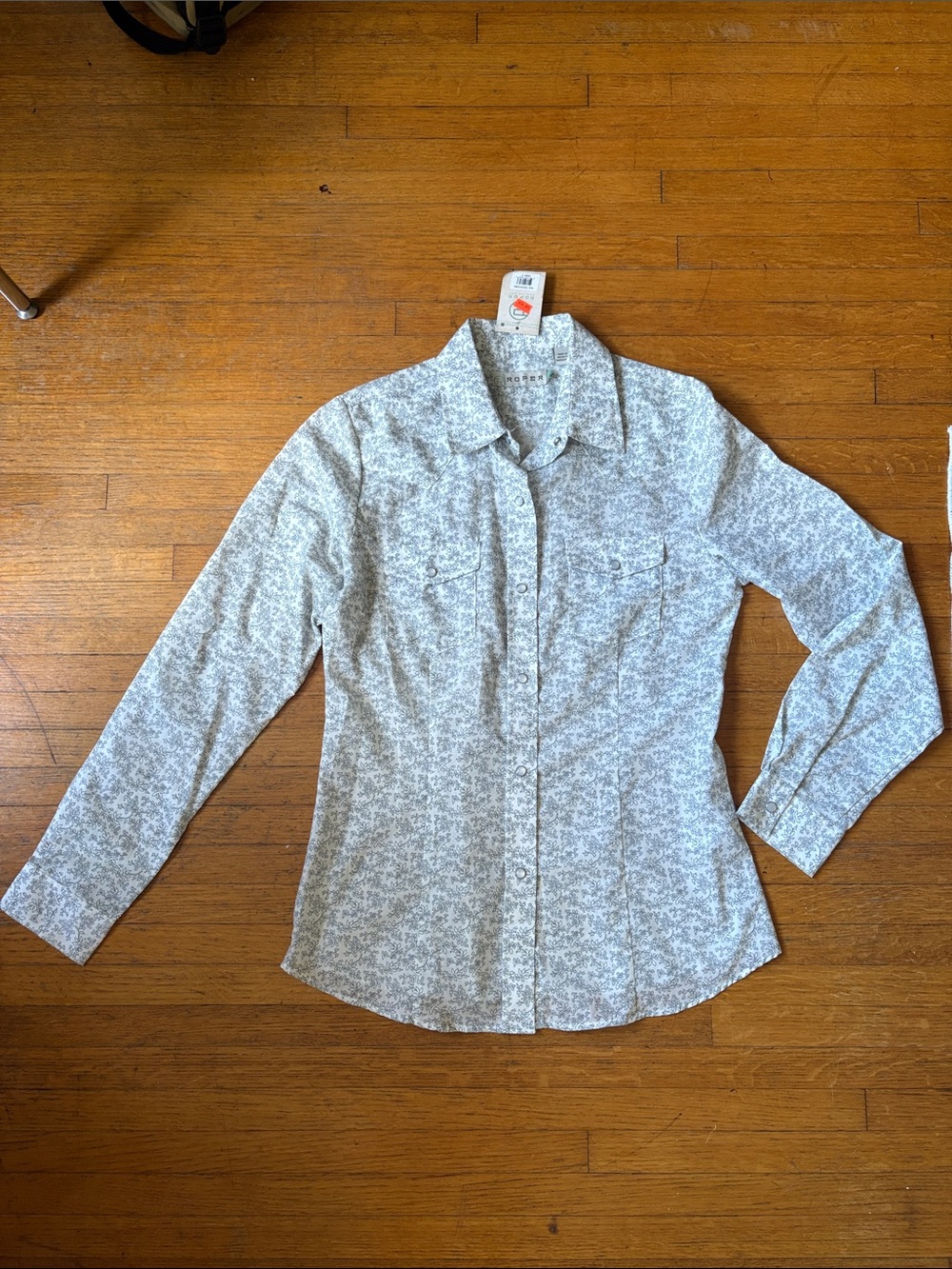 COWGIRL Roper Women's Light Gray Floral Button-Down Shirt